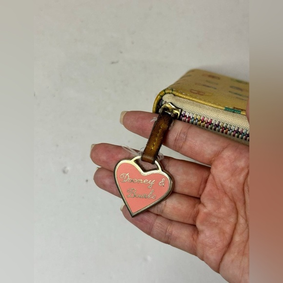 Vintage Dooney & Bourke Yellow Monogram Wallet - Picture 6 of 7